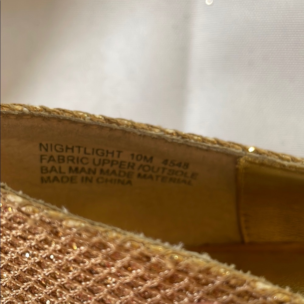 💕 3/$50 BUNDLE Chinese Laundry Honey Glitter Gold Nightlight Pump - Picture 17 of 17